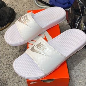 Nike Benassi Slides